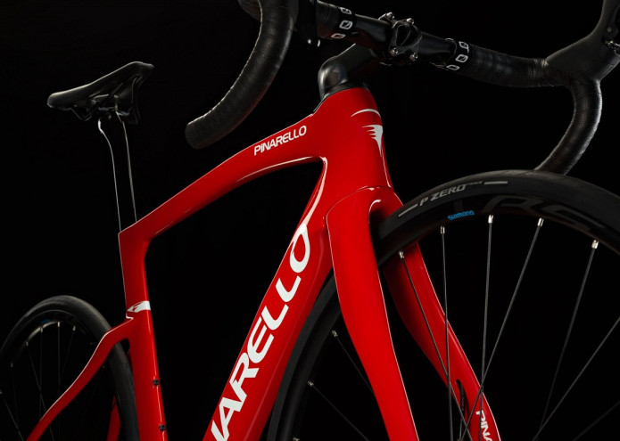 BÉBI DOGMA AKCIÓBAN – PINARELLO F1 TESZT