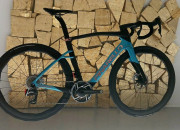 A JÖVŐ ORSZÁGÚTI KERÉKPÁRJÁNAK ARCHETÍPUSA – PINARELLO DOGMA X TESZT