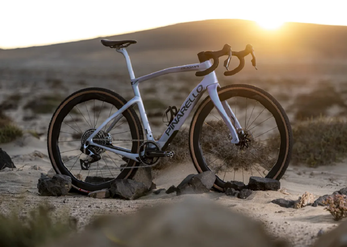 MEGJELENT A 2026-OS PINARELLO DOGMA GR ÉS GREVIL F-SZÉRIA