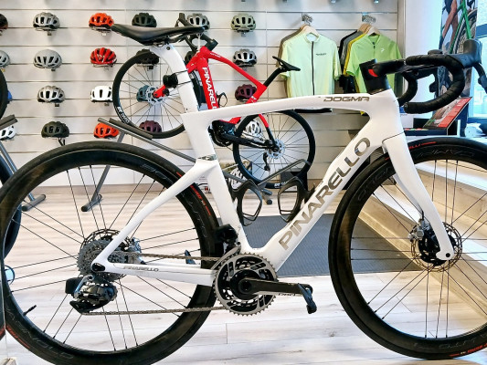 PINARELLO DOGMA F (NÁLUNK VÁSÁROLT!)